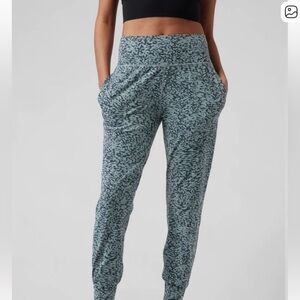 Athleta Women's Salutation Jogger Ocelot
